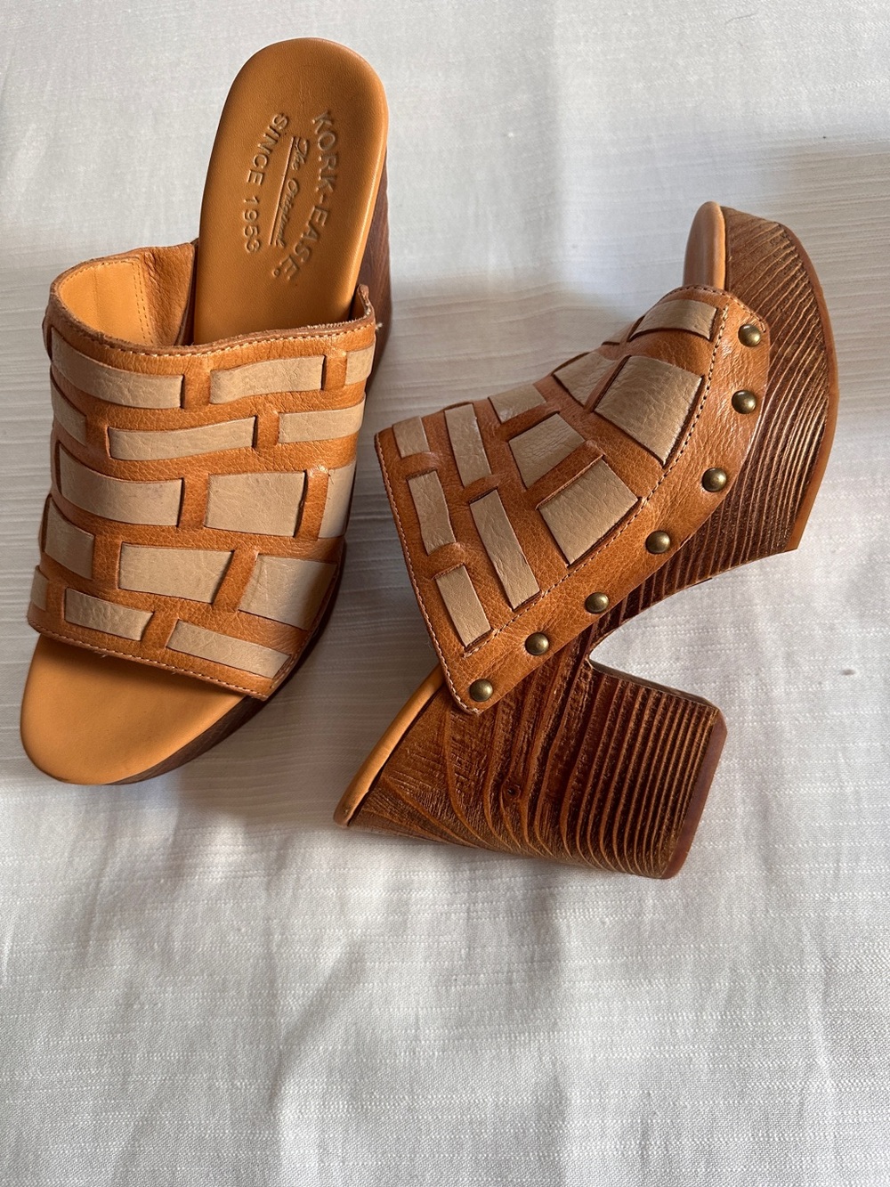 Kork-Ease Charissa Two-Tone Woven Leather Platform Clogs Mules | 9 - Picture 5 of 12